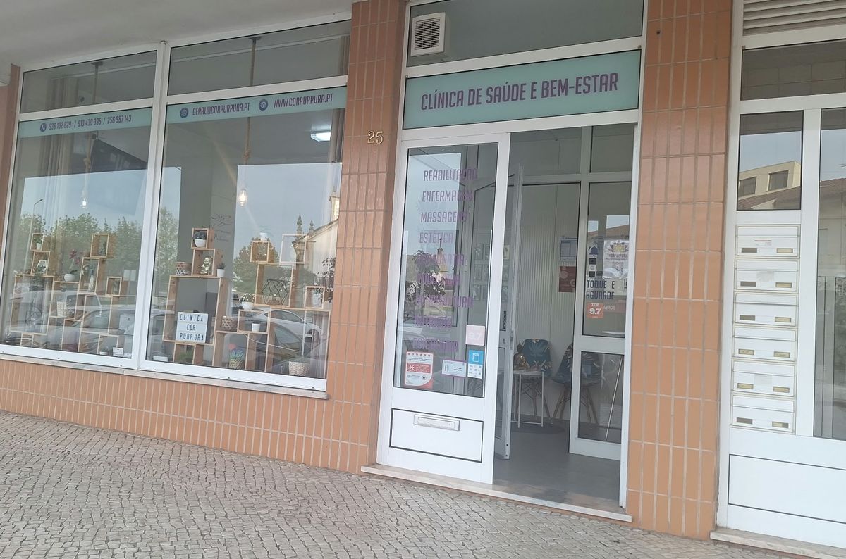 Fachada da Clínica Cor Púrpura, n.º 25